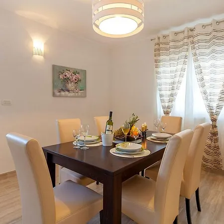 Apartment St.Martin Daire Podstrana